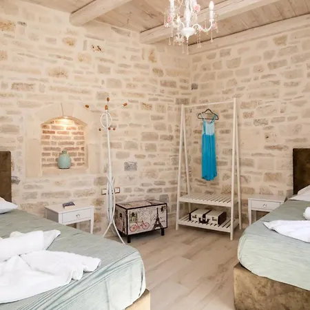 Cozy Secret With Jetted Tub Holiday home *