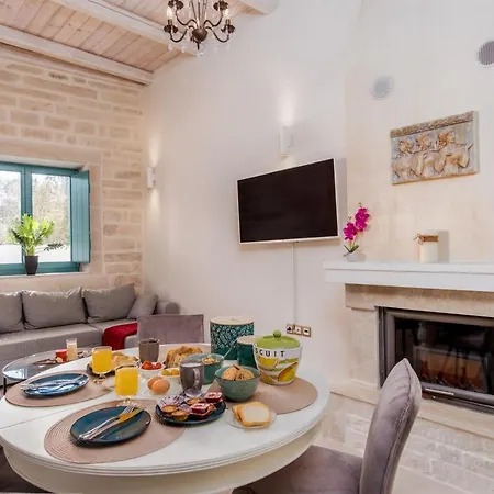 Holiday home Cozy Secret With Jetted Tub *