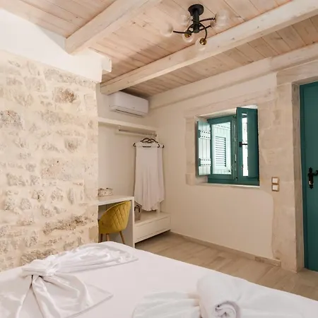 Cozy Secret With Jetted Tub Holiday home